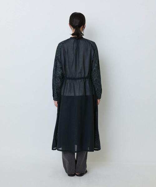 LOISIR（ロワズィール）の「【アーティストコラボ】LOISIR×TORANEKOBONBON エンブロイダリーワンピース（ワンピース・レディース・ホワイト系その他/ブラック系その他・FREE）」の12枚目の写真