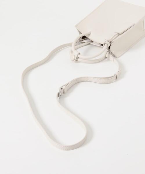 KBF（ケイビーエフ）の「チャーム付きスクエアミニBAG（ハンドバッグ・レディース・ブラック/オフホワイト・ONE）」の10枚目の写真