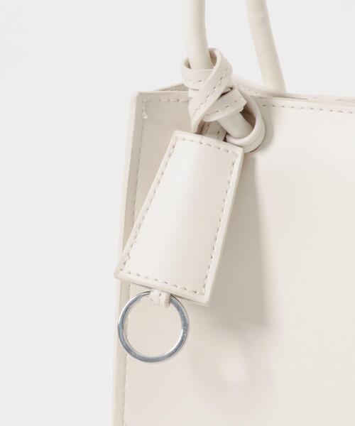 KBF（ケイビーエフ）の「チャーム付きスクエアミニBAG（ハンドバッグ・レディース・ブラック/オフホワイト・ONE）」の11枚目の写真