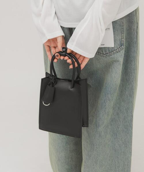 KBF（ケイビーエフ）の「チャーム付きスクエアミニBAG（ハンドバッグ・レディース・ブラック/オフホワイト・ONE）」の18枚目の写真