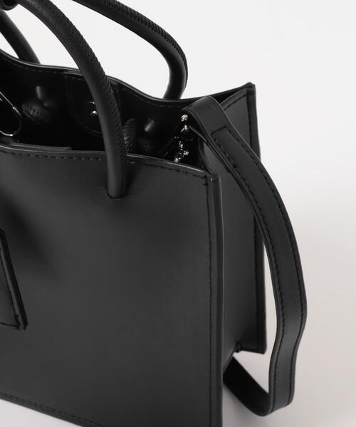 KBF（ケイビーエフ）の「チャーム付きスクエアミニBAG（ハンドバッグ・レディース・ブラック/オフホワイト・ONE）」の22枚目の写真