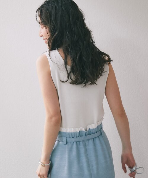 La boutique BonBon（ラブティックボンボン）の「【復刻！新色オフホワイト・ブラック追加】スクエアニットタンク（ニット/セーター・レディース・ブラック/ホワイト/オフホワイト・FREE）」の8枚目の写真