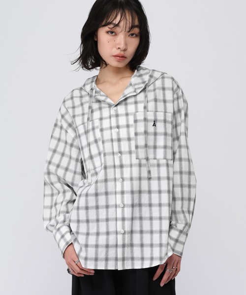 ALAND（エーランド）の「【UNISEX】ALAND／チェックフードシャツロングスリーブ（シャツ/ブラウス・レディース・ブラック/ホワイト・LARGE/SMALL）」の5枚目の写真