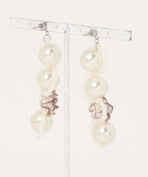 yufect（ユフェクト）の「【Yu】【it】【yufect】rose Wavy Pearl pierce（ピアス（両耳用）・レディース・ブラウン/ホワイト・FREE）」の4枚目の写真