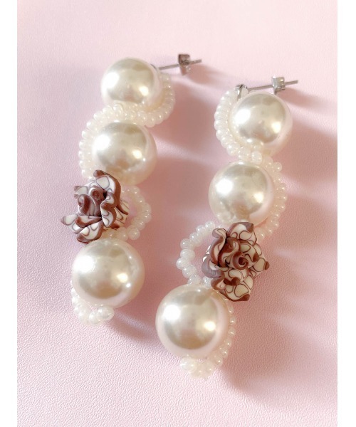 yufect（ユフェクト）の「【Yu】【it】【yufect】rose Wavy Pearl pierce（ピアス（両耳用）・レディース・ブラウン/ホワイト・FREE）」の7枚目の写真