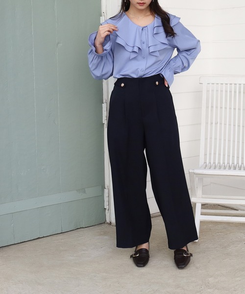 TRUDEA(トルディア)の「マリンボタンセミワイドパンツ(その他パンツ・レディース・チャコールグレー/ベージュ/ネイビー/アイボリー・SMALL/MEDIUM/LARGE)」の4枚目の写真