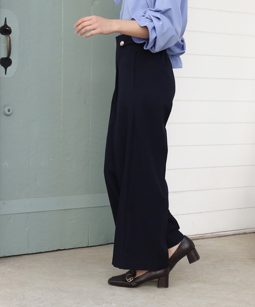 TRUDEA(トルディア)の「マリンボタンセミワイドパンツ(その他パンツ・レディース・チャコールグレー/ベージュ/ネイビー/アイボリー・SMALL/MEDIUM/LARGE)」の12枚目の写真