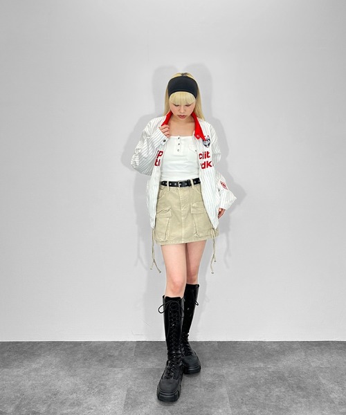 MATU:TA(マトゥータ)の「【男女兼用】ストライプレースジャケット / 刺繍 ストライプ 長袖 ジップ 襟 ボタン 配色 ジャケット アウター オーバーサイズ ストリート ワッペン ユニセックス カジュアル 海外ガール スポーティー ゲームシャツ 白 黒 ホワイト ブラック(その他アウター・レディース・ホワイト/ブラック・FREE)」の7枚目の写真