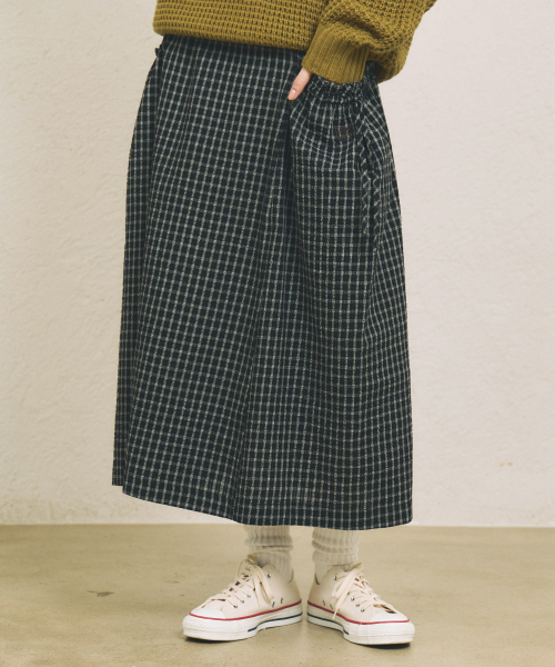 W SIDE POCKET SKIRT [BLACK]