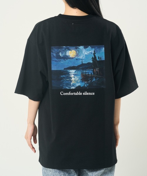 CORISCO（コリスコ）の「フォトシーン柄TEE(M1)（Tシャツ/カットソー・メンズ・ブラック系2/ホワイト系2/ホワイト系1/ブラック系1・X-LARGE/LARGE/MEDIUM）」の4枚目の写真