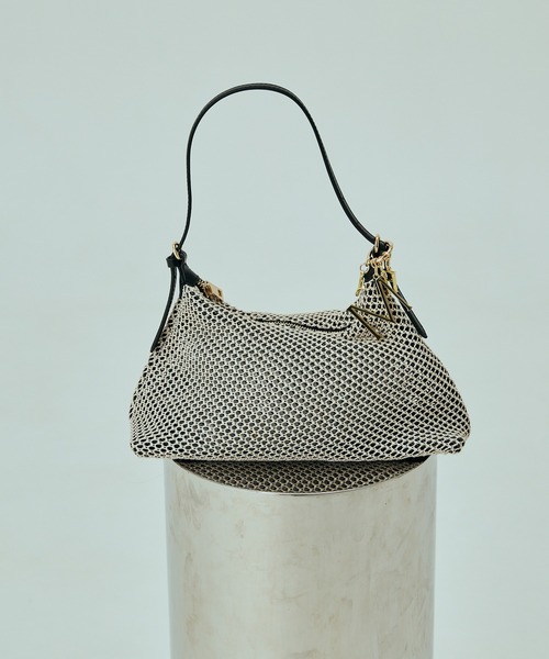 EIMY ISTOIRE（エイミーイストワール）の「ロゴチャームメッシュバッグ（ハンドバッグ・レディース・ブラック/その他8・F）」の2枚目の写真