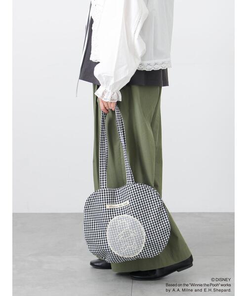 Samansa Mos2（サマンサ モスモス）の「【Disney】くまのﾌﾟｰさん/ﾚｰｽ付き丸ﾊﾞｯｸﾞ（ハンドバッグ・レディース・ブラック/ベージュ/レッド・F）」の4枚目の写真