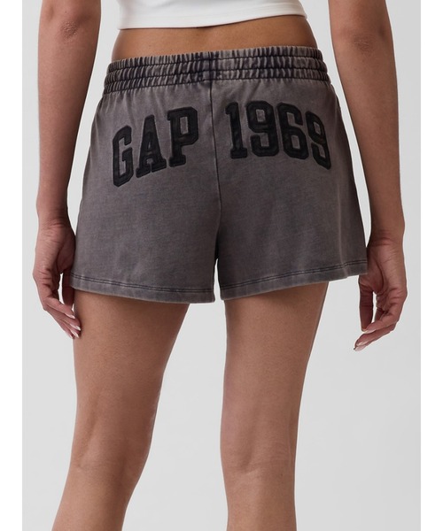 GAP(ギャップ)の「3インチ フレンチテリー リラックスフィットGAPロゴ スウェットショートパンツ(その他パンツ・レディース・ブルー/ブラック/グレー/ピンク・S/XS/XXS/M/L)」の2枚目の写真