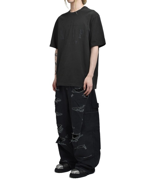NUBIAN(ヌビアン)の「SHORT SLEEVE CREW NECK IN GIFTING PRINT (EXCLUSIVE)(Tシャツ/カットソー・メンズ・ブラック・LARGE/MEDIUM/SMALL)」の3枚目の写真