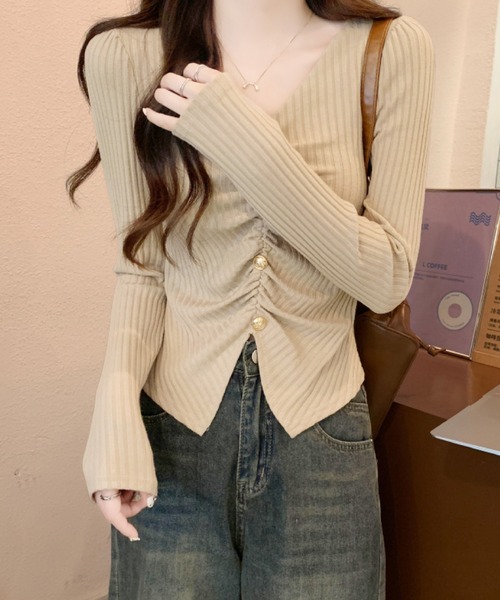 2ly2(トゥーリートゥー)の「シャーリング リブトップス(Tシャツ/カットソー・レディース・ベージュ/ブラック/アイボリー・FREE)」の18枚目の写真