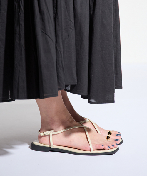 GRISE(グリーズ)の「《追加》GRISEメタルリングクロストングサンダル(サンダル・レディース・ブラック/アイボリー・SMALL/MEDIUM/LARGE/X-LARGE)」の15枚目の写真