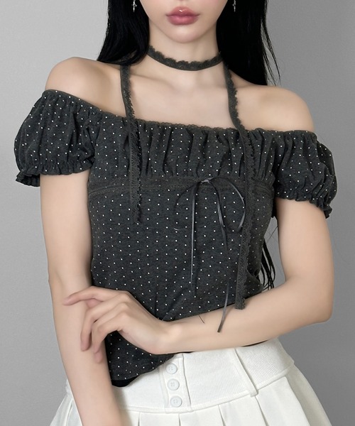 FOLLOWIN(フォロウィン)の「【オフショルでも着られる2WAY】 レースマフラー付きリボンドットTシャツ(Tシャツ/カットソー・レディース・ベージュ/グレー/チャコールグレー・FREE)」の2枚目の写真