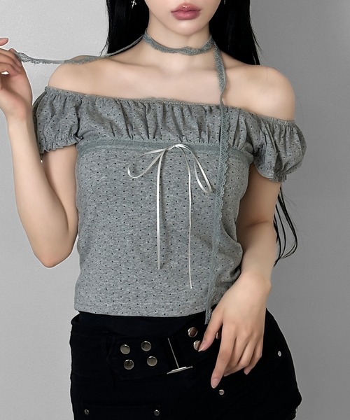 FOLLOWIN(フォロウィン)の「【オフショルでも着られる2WAY】 レースマフラー付きリボンドットTシャツ(Tシャツ/カットソー・レディース・ベージュ/グレー/チャコールグレー・FREE)」の4枚目の写真