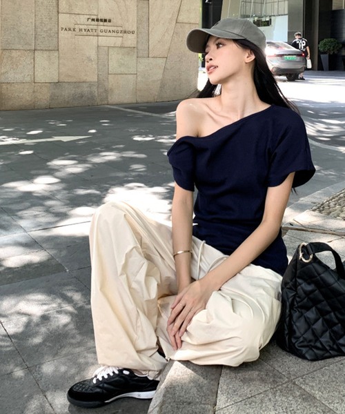 meJane(ミージェーン)の「クロスタックデザイン ワンショルダーTシャツ(Tシャツ/カットソー・レディース・グレー/ネイビー/アイボリー・FREE)」の17枚目の写真