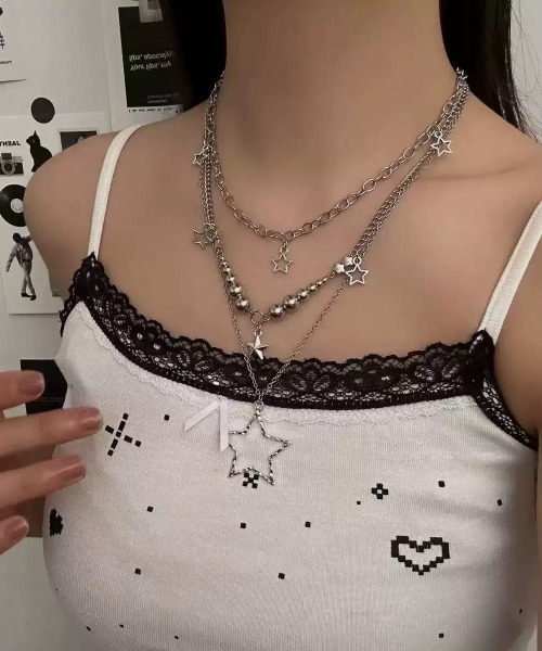 UP START（アップスタート）の「【LAMPOON】スター３連ネックレス（ネックレス・レディース・シルバー・FREE）」の4枚目の写真