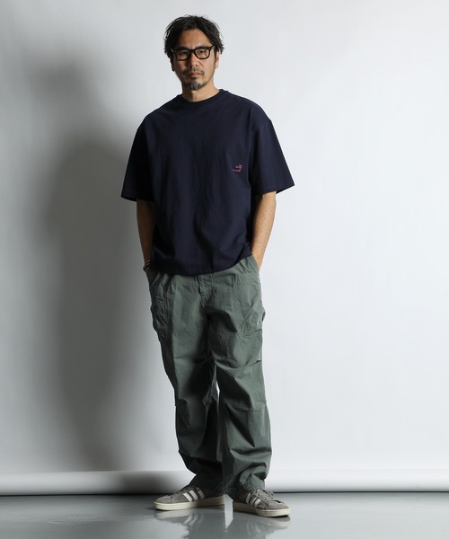 The DUFFER of ST.GEORGE(ザダファーオブセントジョージ)の「8oz HEAVY WEIGHT COTTON ELBOW LENGTH TEE:セットアップ対応 ヘビーウェイト 5分袖TEE / エルボーレングス / 8オンス / 厚手Tシャツ / ルーズフィット(Tシャツ/カットソー・メンズ・オフホワイト/ブラウン/ブルーグレー/スミクロ/ベージュ/ネイビー・MEDIUM/SMALL/XX-LARGE/X-LARGE/LARGE)」の8枚目の写真