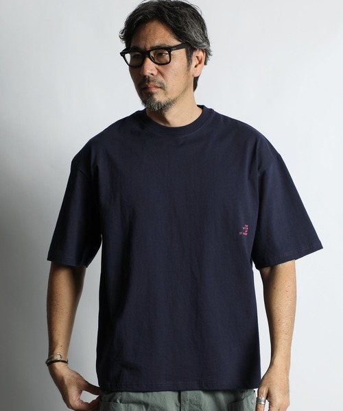 The DUFFER of ST.GEORGE(ザダファーオブセントジョージ)の「8oz HEAVY WEIGHT COTTON ELBOW LENGTH TEE:セットアップ対応 ヘビーウェイト 5分袖TEE / エルボーレングス / 8オンス / 厚手Tシャツ / ルーズフィット(Tシャツ/カットソー・メンズ・オフホワイト/ブラウン/ブルーグレー/スミクロ/ベージュ/ネイビー・MEDIUM/SMALL/XX-LARGE/X-LARGE/LARGE)」の7枚目の写真