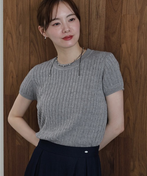 J by blue(ジェイバイブルー)の「キャップスリーブケーブルニット(ニット/セーター・レディース・ネイビー/アイボリー/グレー・MEDIUM)」の14枚目の写真