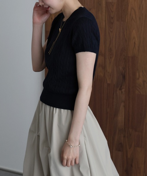 J by blue(ジェイバイブルー)の「キャップスリーブケーブルニット(ニット/セーター・レディース・ネイビー/アイボリー/グレー・MEDIUM)」の22枚目の写真