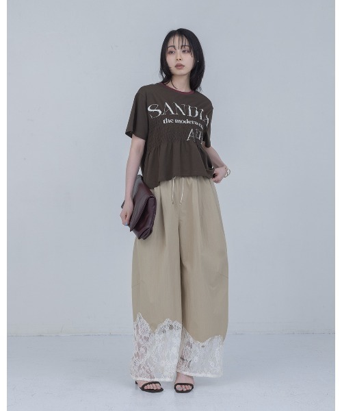 Eimee Law(エイミーロウ)の「ウェーブレース タックワイドパンツ(その他パンツ・レディース・ベージュ/ネイビー/ブラウン・FREE)」の5枚目の写真