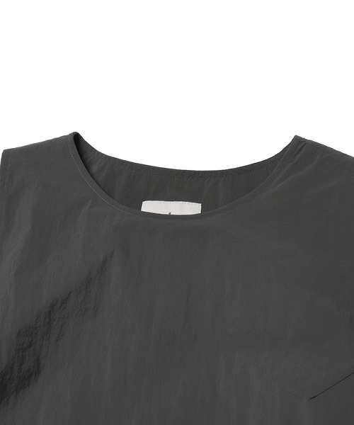 Snow Peak(スノーピーク)の「Snow Peak / Light Taslan Wmns Sleeveless Dress ライトタスラン スリーブレスドレス ワンピース(ワンピース・レディース・ダークカーキ/ブラック・M/L/S)」の6枚目の写真