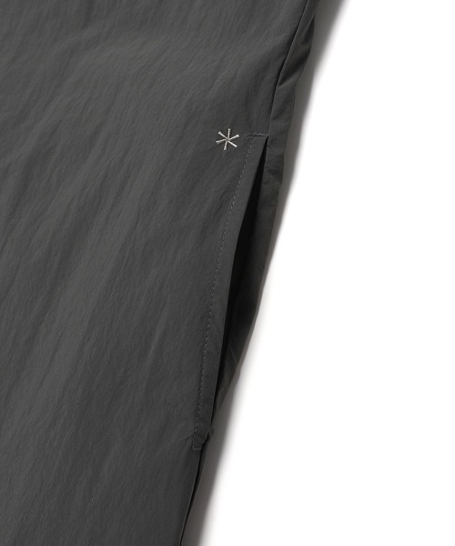 Snow Peak(スノーピーク)の「Snow Peak / Light Taslan Wmns Sleeveless Dress ライトタスラン スリーブレスドレス ワンピース(ワンピース・レディース・ダークカーキ/ブラック・M/L/S)」の5枚目の写真