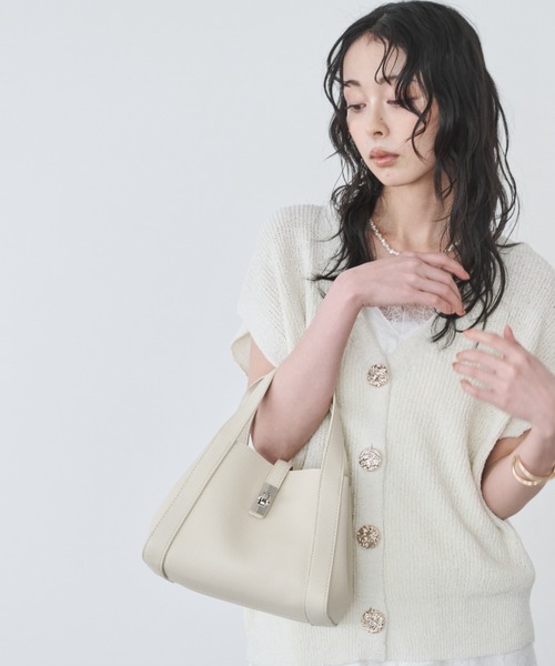 Anclear oui(アンクリアウィ)の「金具付きハンドバッグ(ハンドバッグ・レディース・Beige/Black/White・F)」の12枚目の写真