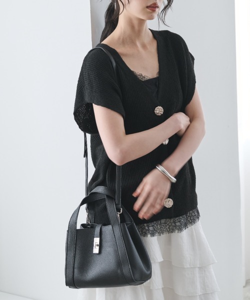 Anclear oui(アンクリアウィ)の「金具付きハンドバッグ(ハンドバッグ・レディース・Beige/Black/White・F)」の9枚目の写真