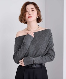 美ラインオフショルダーニット