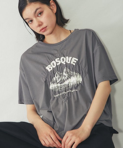 SMILE ORCHID(スマイルオーキッド)の「【接触冷感】クリアー天竺 シャーリングロゴTシャツ(Tシャツ/カットソー・レディース・ブラック/オフホワイト/グレー・FREE)」の4枚目の写真