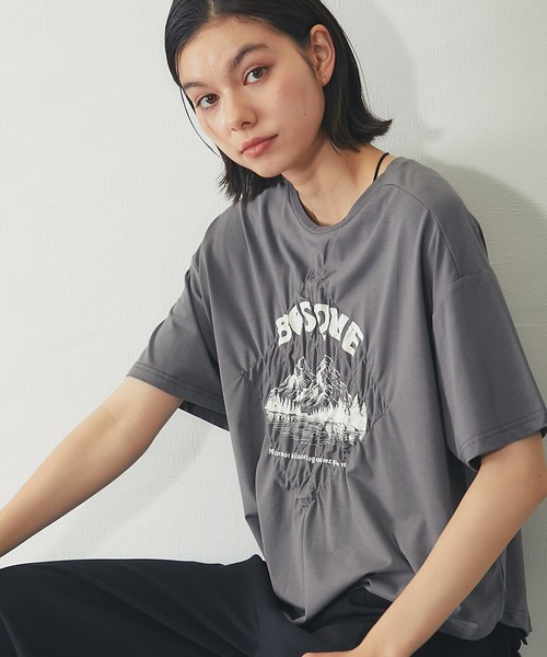 SMILE ORCHID(スマイルオーキッド)の「【接触冷感】クリアー天竺 シャーリングロゴTシャツ(Tシャツ/カットソー・レディース・ブラック/オフホワイト/グレー・FREE)」の6枚目の写真
