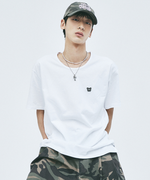 NICK&NICOLE（ニックアンドニコール）の「FLUID BUTTERFLY SLIT T-SHIRT_WHITE（Tシャツ/カットソー・メンズ・その他・MEDIUM/LARGE/X-LARGE）」の2枚目の写真