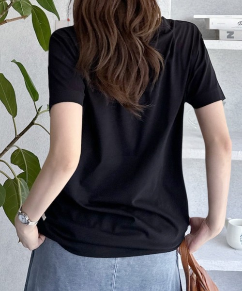 umune(ウムネ)の「Tシャツ 半袖 箔プリント メタリック ロゴT クルーネック カットソー きれいめカジュアル トップス 大人可愛い 夏(Tシャツ/カットソー・レディース・ブラック/オフホワイト/グレイッシュベージュ・FREE)」の6枚目の写真