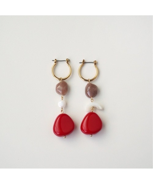 tone(トーン)の「【colore】マルチカラードロップピアス(MA)(ピアス(両耳用)・レディース・レッド・FREE)」の3枚目の写真