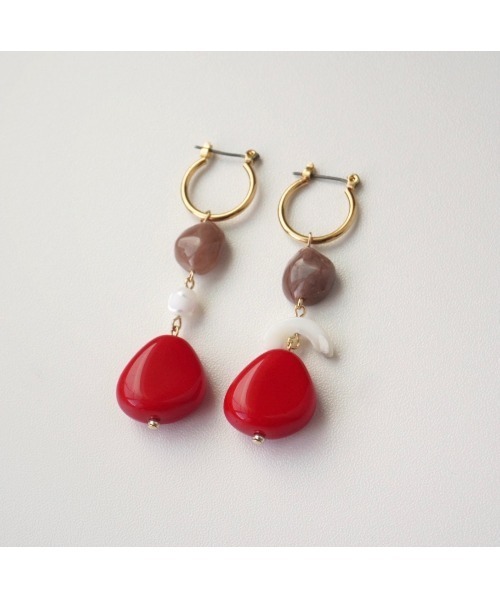 tone(トーン)の「【colore】マルチカラードロップピアス(MA)(ピアス(両耳用)・レディース・レッド・FREE)」の4枚目の写真