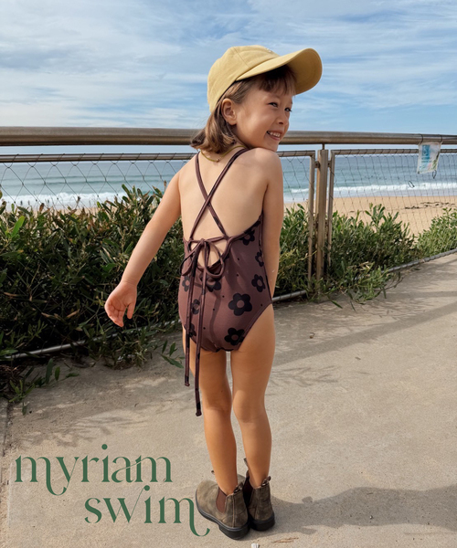 IENA ENFANT(イエナアンファン)の「【myriam swim/ミリアムスイム】 Mini One Piece(水着・キッズ・ブラウン・SMALL/X-SMALL/LARGE/MEDIUM)」の9枚目の写真
