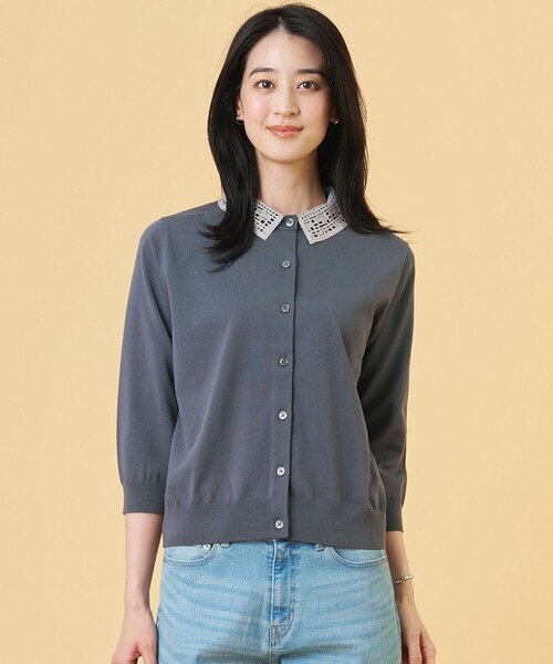 J.PRESS Ladies(J.プレス レディス)の「【2WAY】レースカラーコンビ カーディガン(ニット/セーター・レディース・ダークブラウン系/グレー系/ブラック系・SMALL)」の1枚目の写真