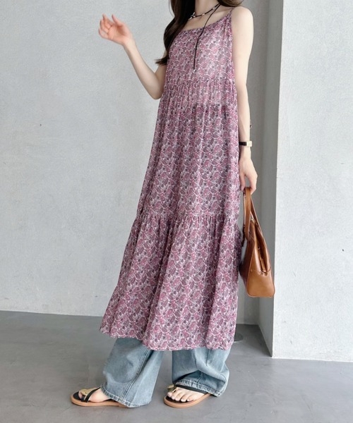 umune(ウムネ)の「キャミワンピース ペイズリー柄 ロング丈 ティアードワンピース ノースリーブ フレア Aライン ゆったり レイヤード 体型カバー(ワンピース・レディース・イエロー/レッド・FREE)」の2枚目の写真