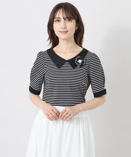 TO BE CHIC(トゥー ビー シック)の「【冨張 愛さん着用】デザインネック ボーダーカットソー(Tシャツ/カットソー・レディース・オフホワイト/チャコールグレー・40)」の1枚目の写真