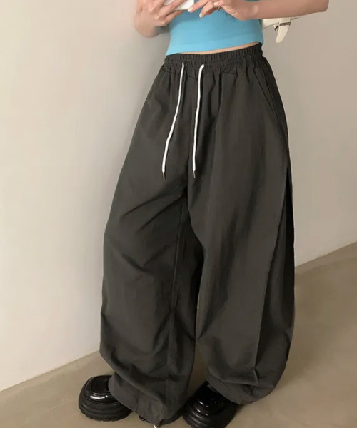 VIVID LADY(ビビッドレディー)の「アウトシームタック ドロストワイドパンツ(その他パンツ・レディース・ホワイト/ブラック/チャコールグレー/ベージュ/ピンク・FREE)」の1枚目の写真