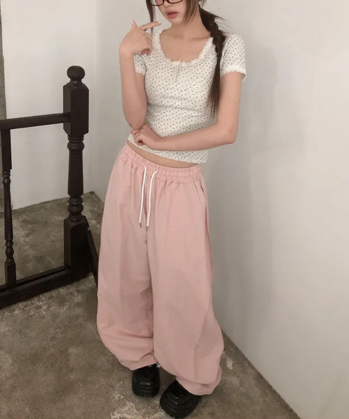 VIVID LADY(ビビッドレディー)の「アウトシームタック ドロストワイドパンツ(その他パンツ・レディース・ホワイト/ブラック/チャコールグレー/ベージュ/ピンク・FREE)」の22枚目の写真