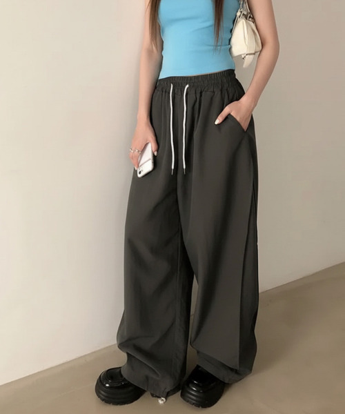 VIVID LADY(ビビッドレディー)の「アウトシームタック ドロストワイドパンツ(その他パンツ・レディース・ホワイト/ブラック/チャコールグレー/ベージュ/ピンク・FREE)」の19枚目の写真