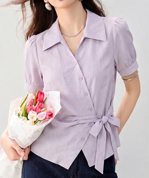 AMAJI(アマジ)の「アシンメトリー リボンタイ ウエストマーク 半袖シャツ(シャツ/ブラウス・レディース・ネイビー/パープル・SMALL/MEDIUM/LARGE/X-LARGE)」の2枚目の写真