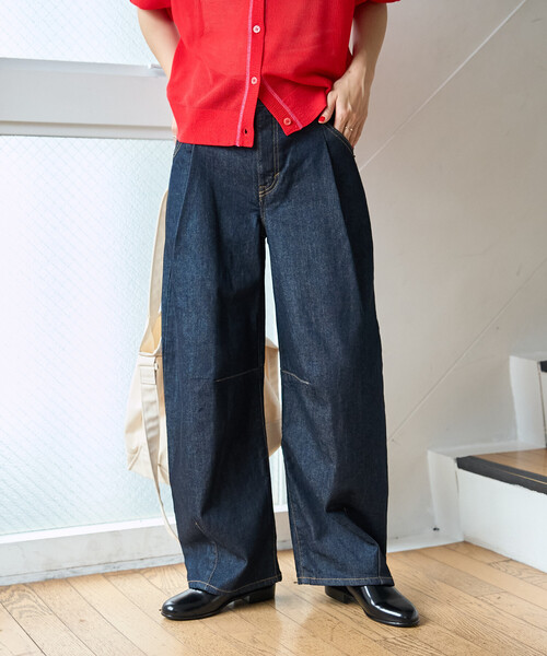 FREAK'S STORE(フリークスストア)の「SOMETHING × FREAK'S STORE/サムシング 別注 TUCK CURVE WIDE DENIM/タックカーブ ワイドデニム/バレルパンツ(デニムパンツ・レディース・ネイビー/ブルー・SMALL/MEDIUM)」の12枚目の写真