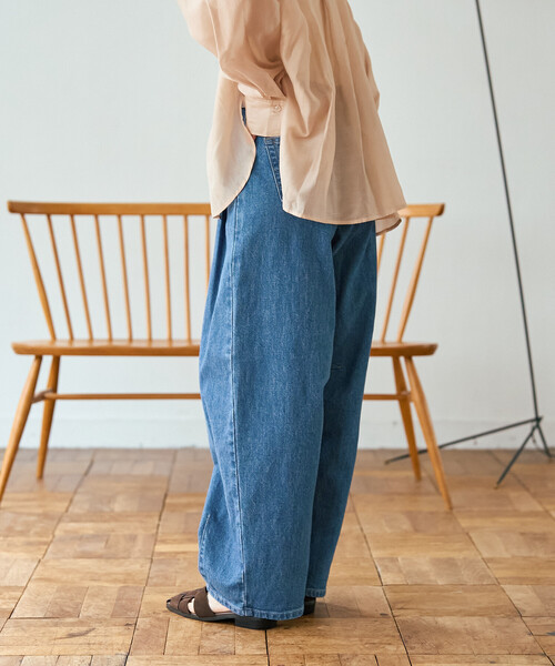 FREAK'S STORE(フリークスストア)の「SOMETHING × FREAK'S STORE/サムシング 別注 TUCK CURVE WIDE DENIM/タックカーブ ワイドデニム/バレルパンツ(デニムパンツ・レディース・ネイビー/ブルー・SMALL/MEDIUM)」の22枚目の写真